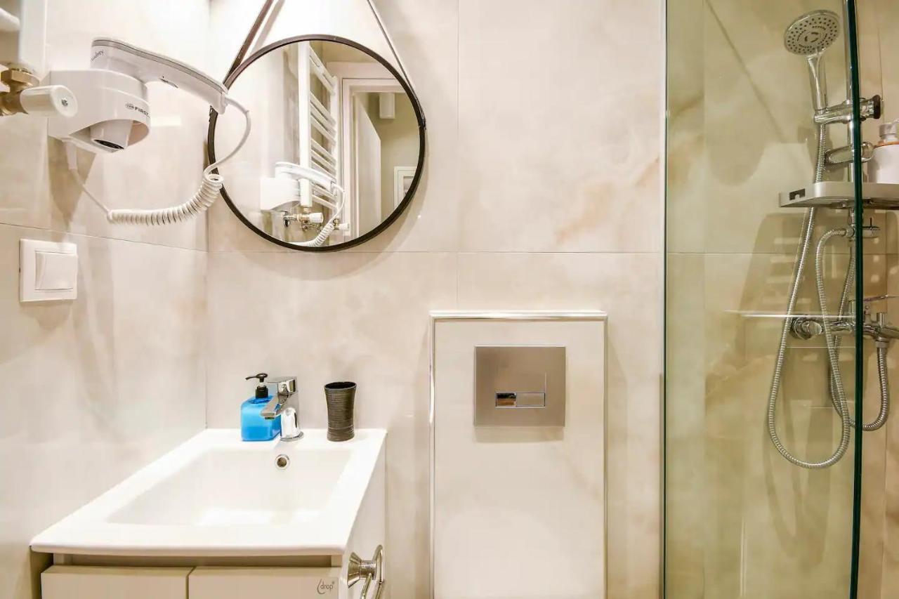 Danae Luxurious Suite #Tifhelexpo Солун Екстериор снимка