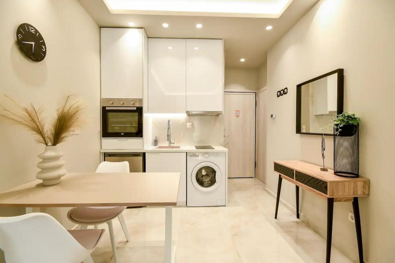 Danae Luxurious Suite #Tifhelexpo Солун Екстериор снимка