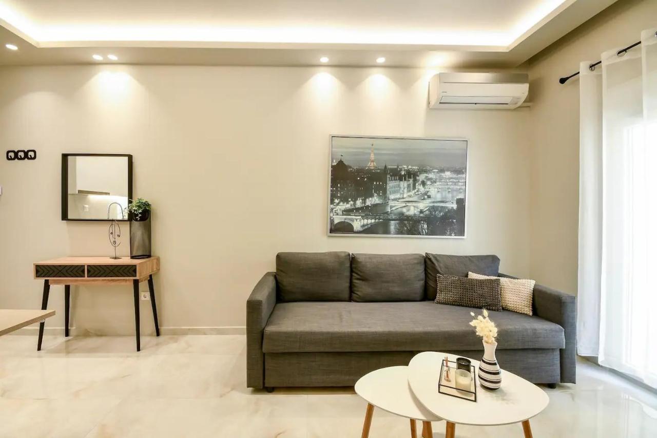 Danae Luxurious Suite #Tifhelexpo Солун Екстериор снимка